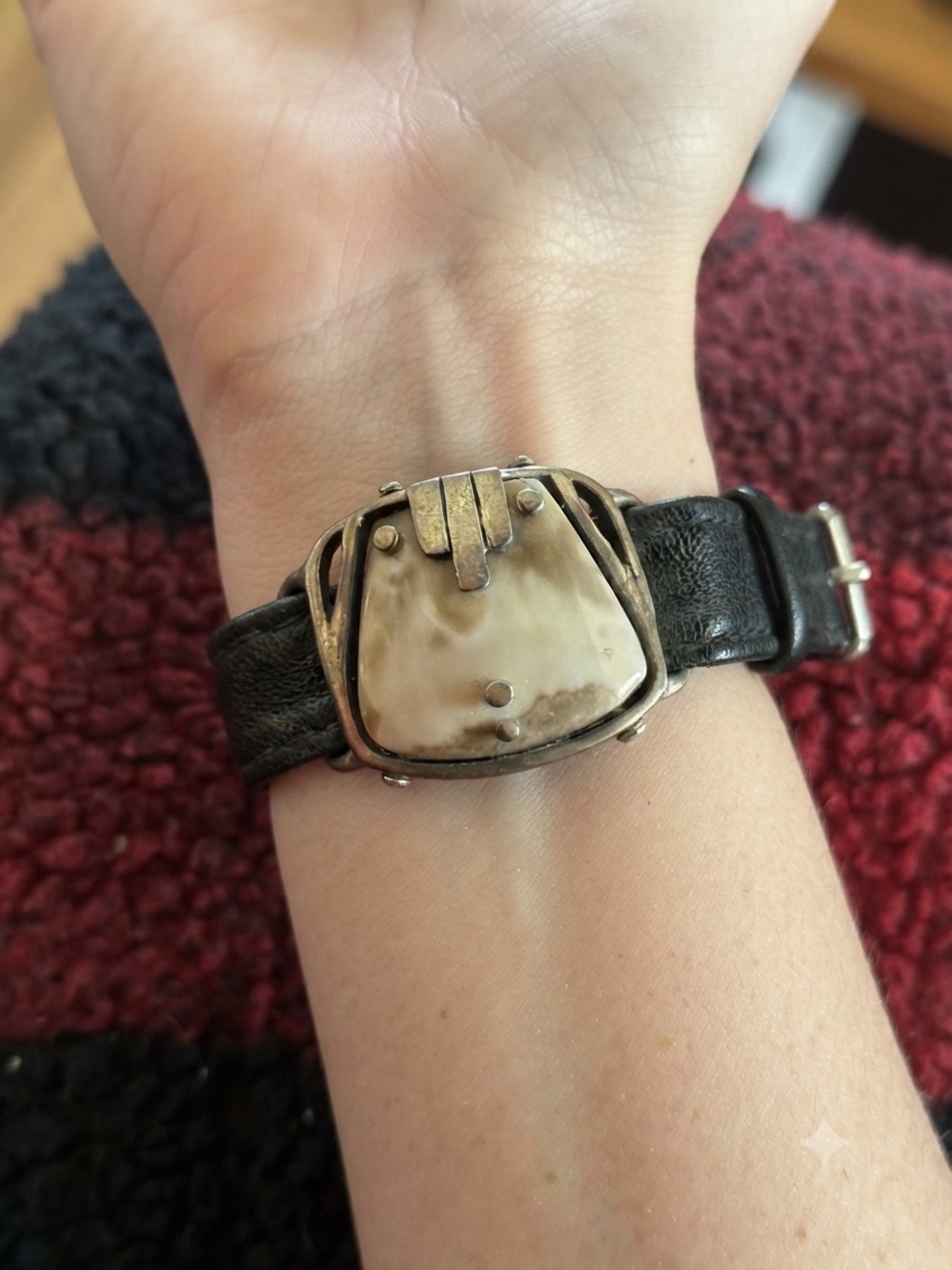 Vintage Western look Silver Stone Accent Leather Bracelet